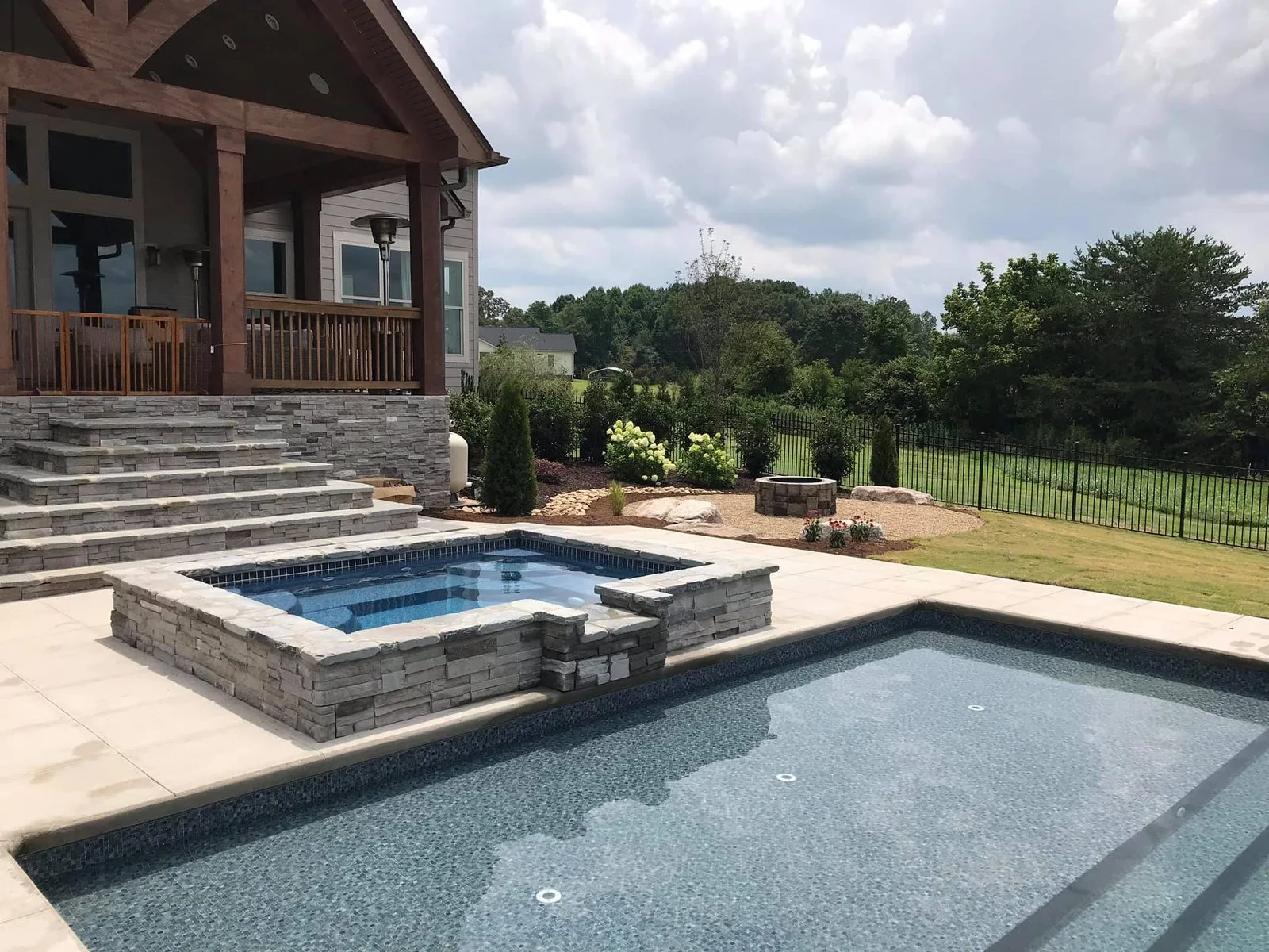 Hot tub in South Carolina backyard